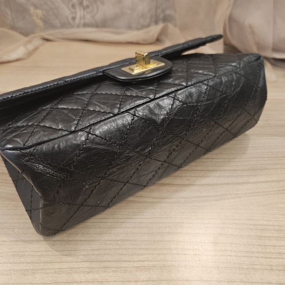 CHANEL 2.55 Reissue Flap Bag Aged Quilted Calfskin Leather Medium 9" Width - Picture 10 of 16
